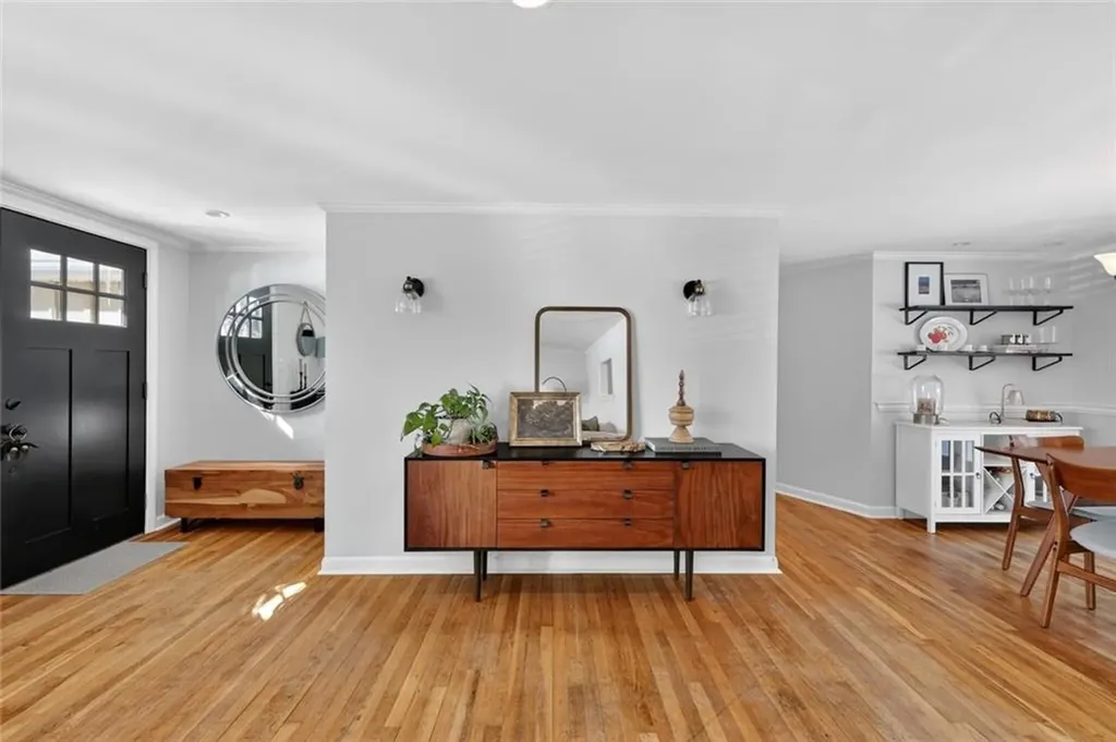 92 Locust Street Portsmouth RI 02871