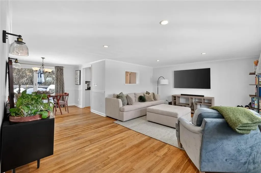 92 Locust Street Portsmouth RI 02871