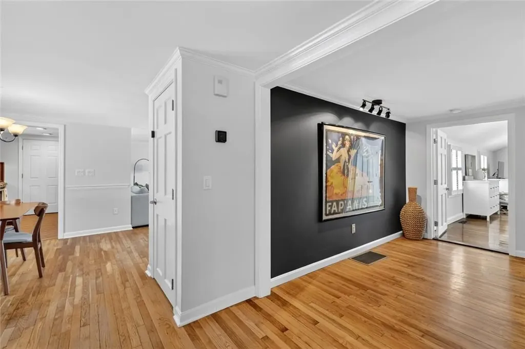 92 Locust Street Portsmouth RI 02871