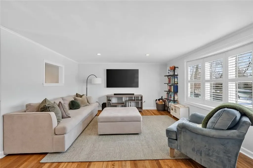 92 Locust Street Portsmouth RI 02871