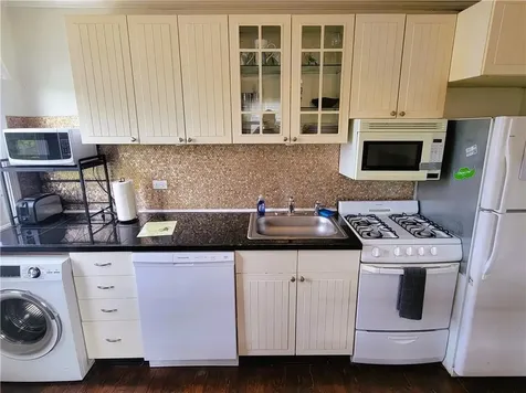 11 Hammond Street Newport RI 02840
