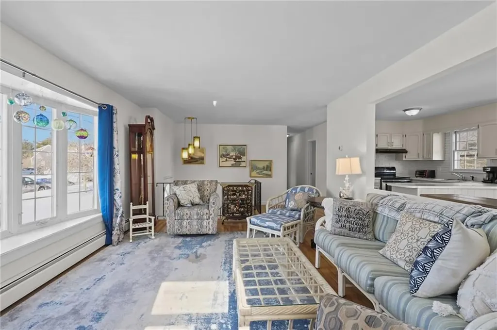 11 Barton Lane Middletown RI 02842