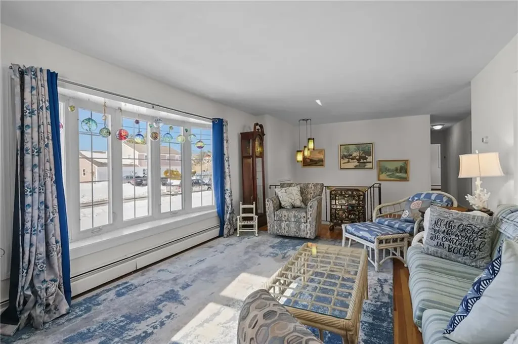 11 Barton Lane Middletown RI 02842