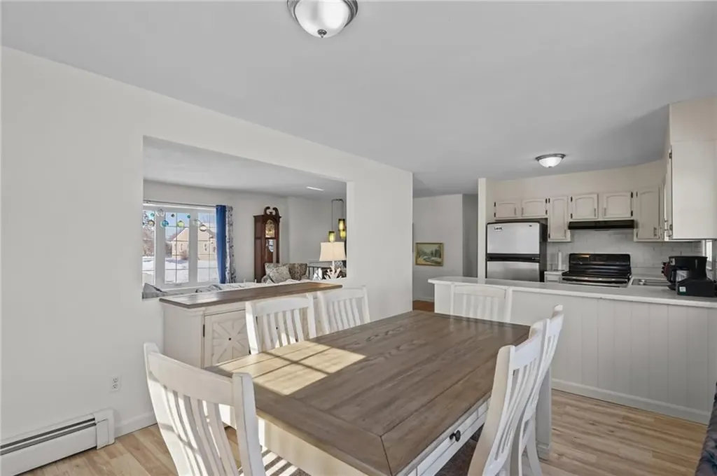11 Barton Lane Middletown RI 02842