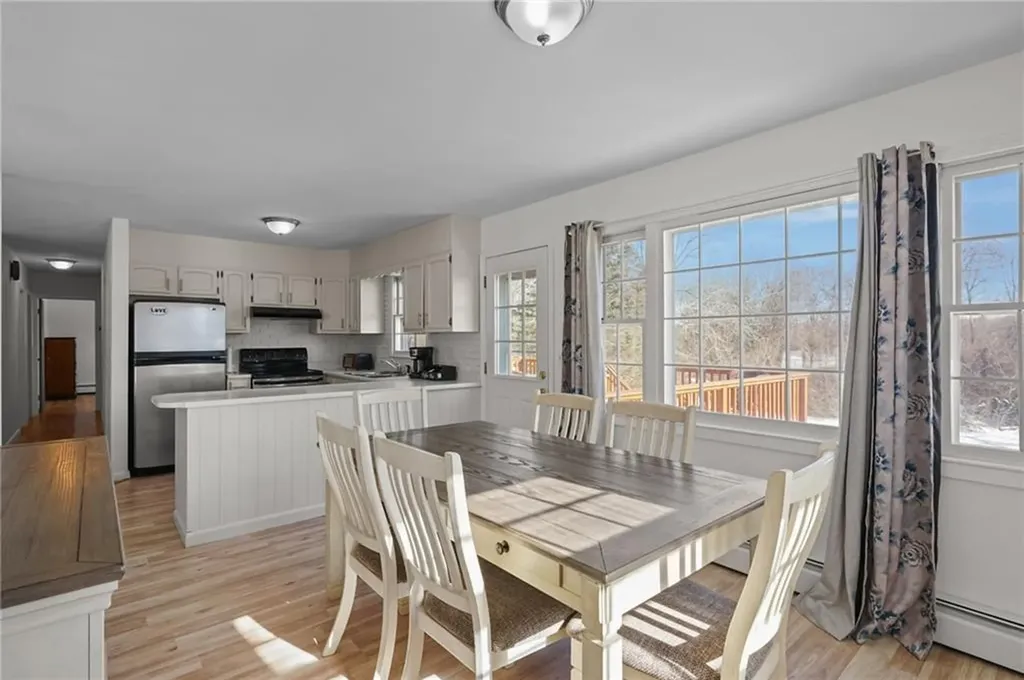 11 Barton Lane Middletown RI 02842
