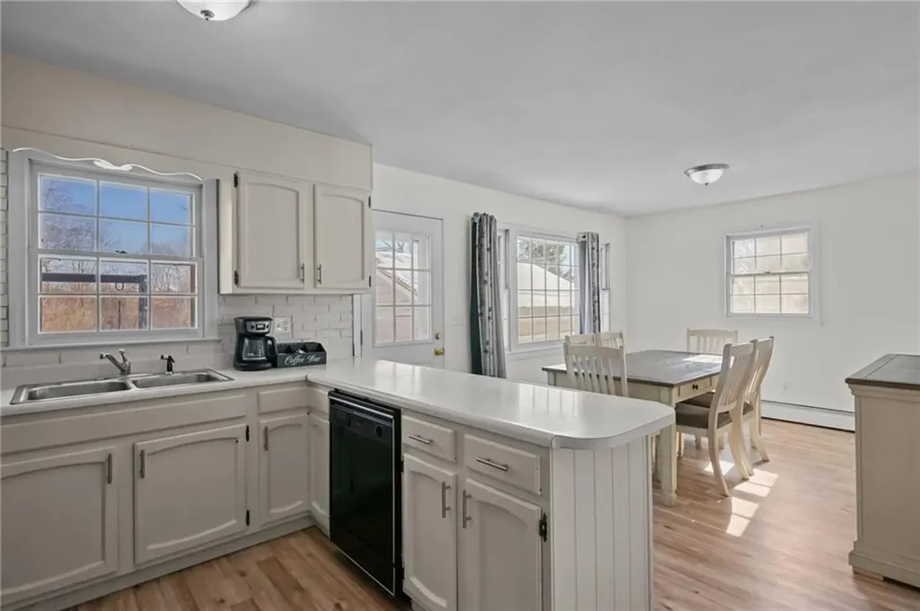 11 Barton Lane Middletown RI 02842
