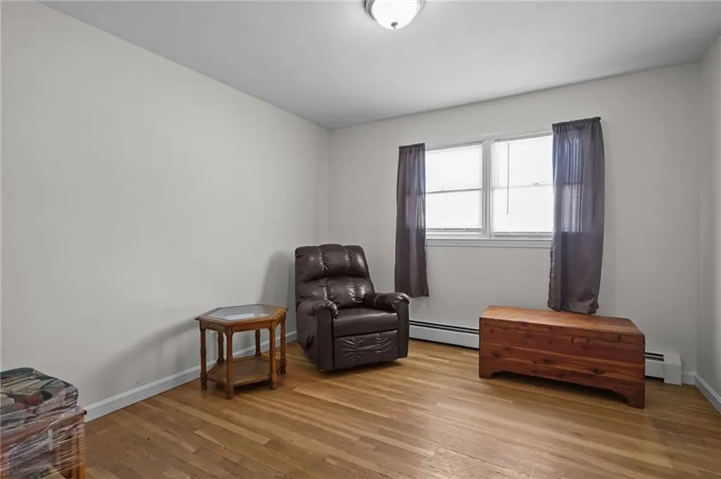 11 Barton Lane Middletown RI 02842
