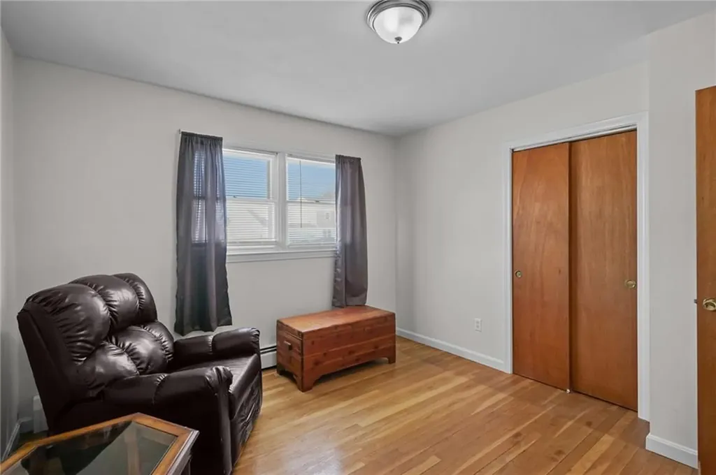 11 Barton Lane Middletown RI 02842