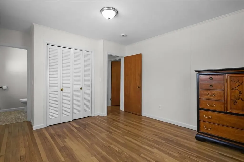 11 Barton Lane Middletown RI 02842