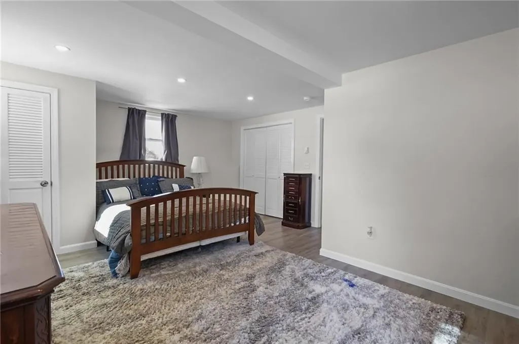 11 Barton Lane Middletown RI 02842