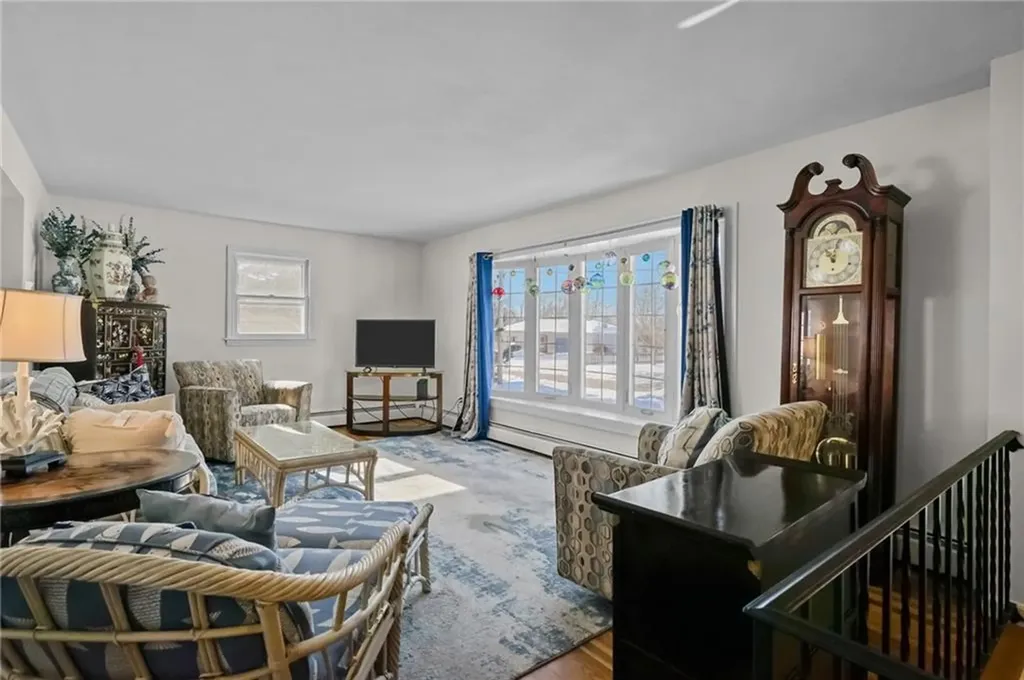 11 Barton Lane Middletown RI 02842