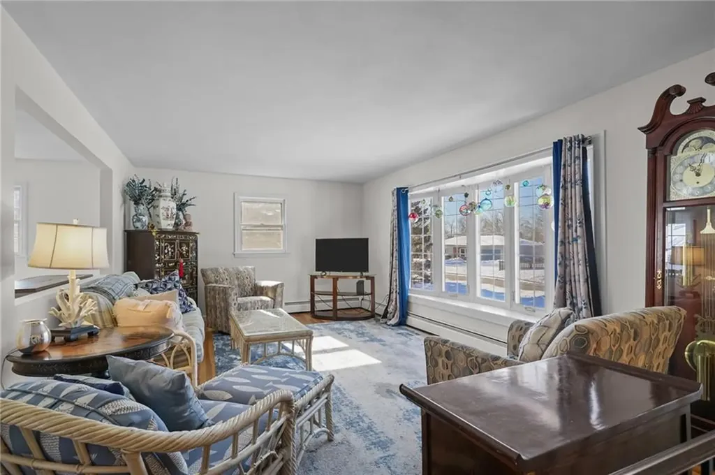 11 Barton Lane Middletown RI 02842