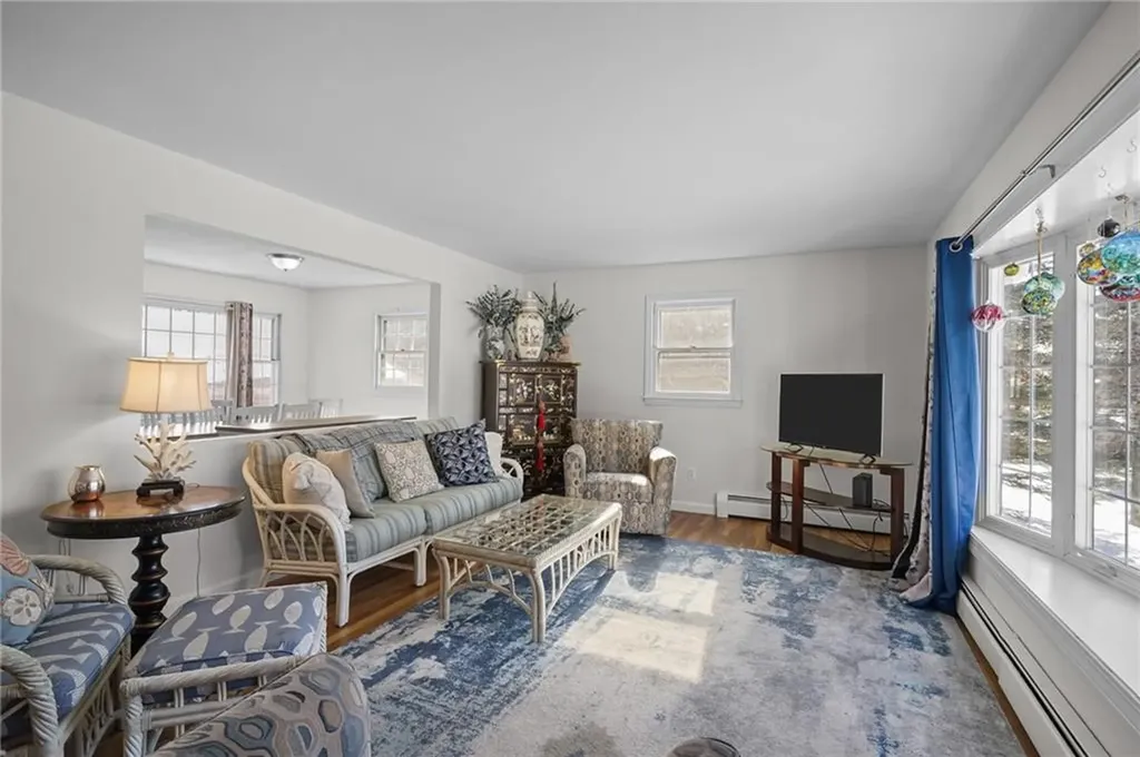 11 Barton Lane Middletown RI 02842