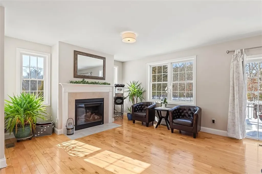 31 Stonebridge Lane West Greenwich RI 02817