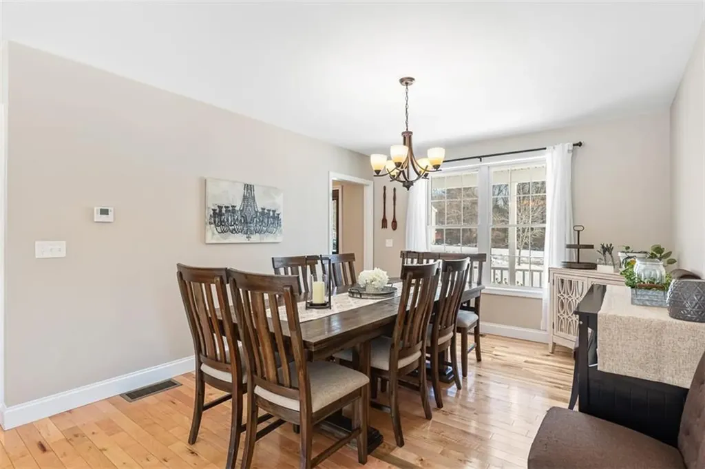 31 Stonebridge Lane West Greenwich RI 02817