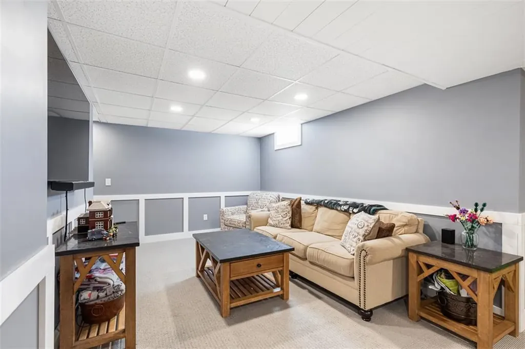 31 Stonebridge Lane West Greenwich RI 02817