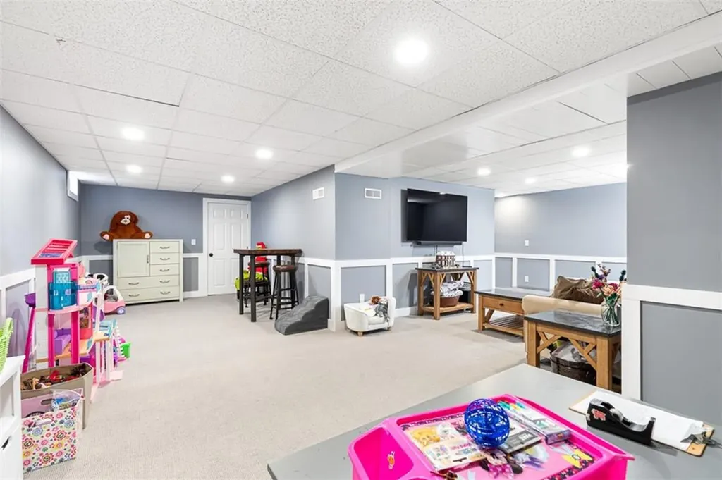 31 Stonebridge Lane West Greenwich RI 02817