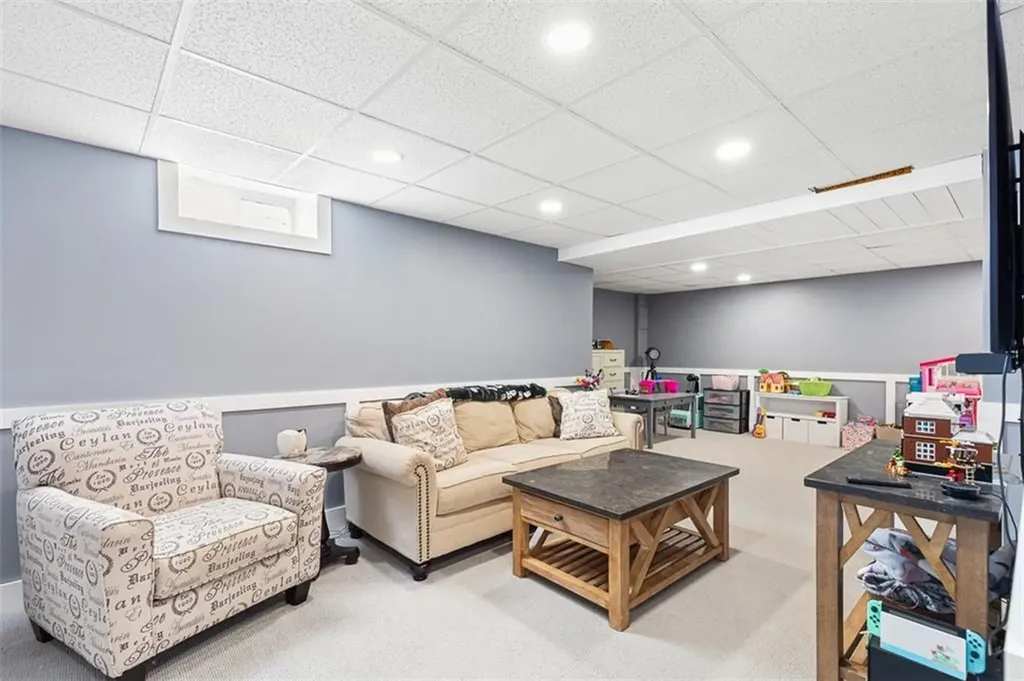 31 Stonebridge Lane West Greenwich RI 02817