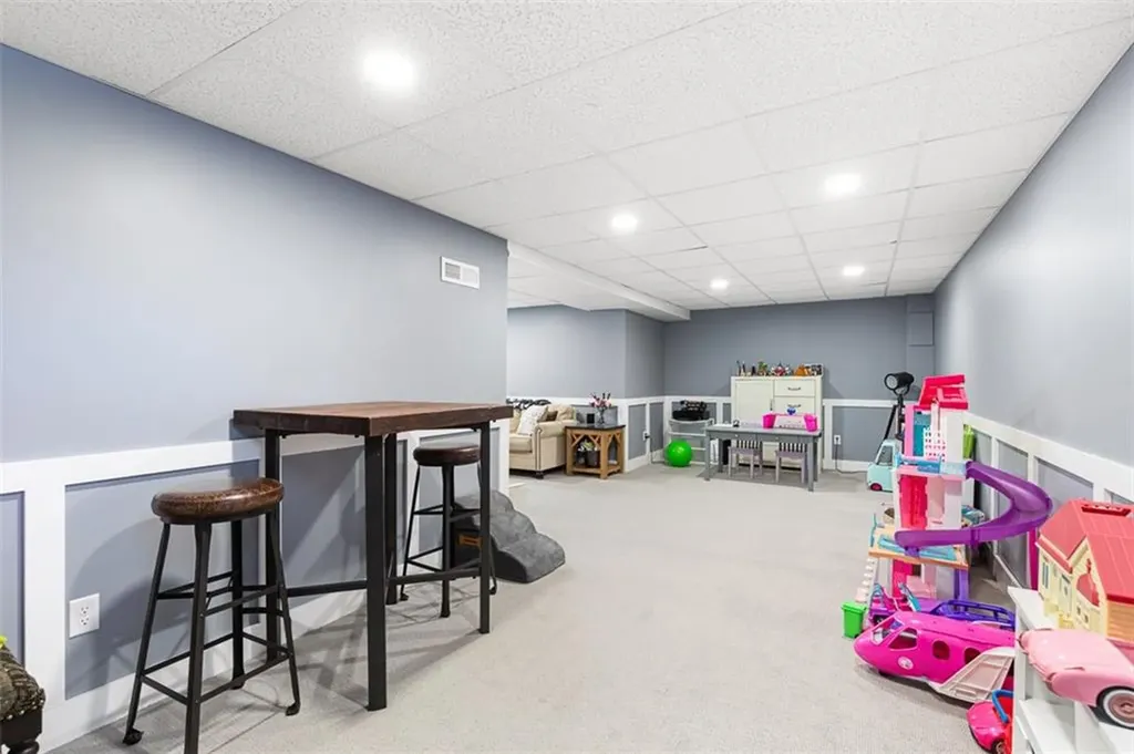 31 Stonebridge Lane West Greenwich RI 02817