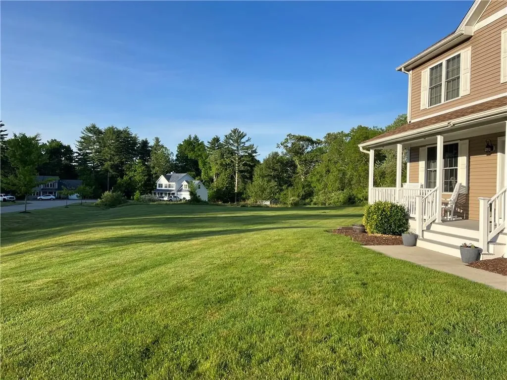 31 Stonebridge Lane West Greenwich RI 02817