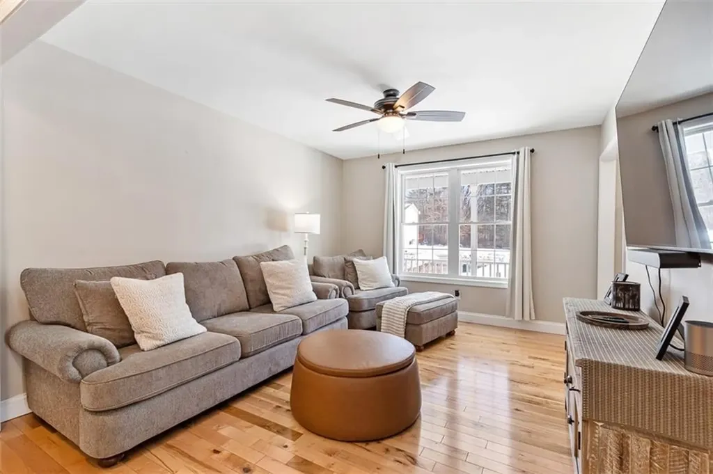 31 Stonebridge Lane West Greenwich RI 02817