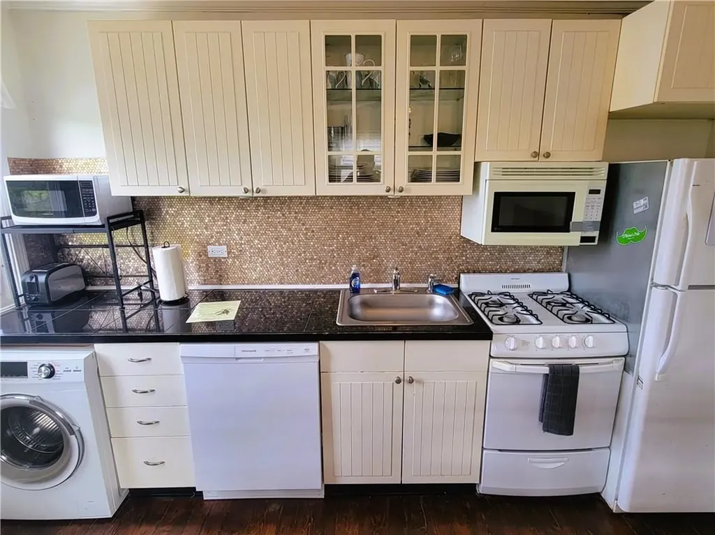 11 Hammond Street Newport RI 02840