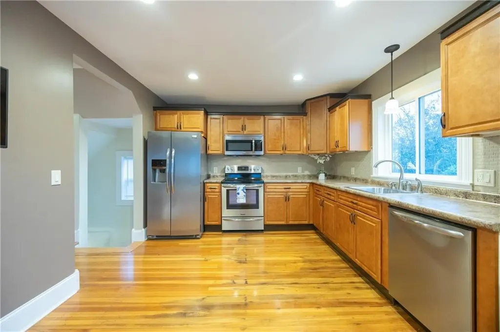 200 Woodward Avenue East Providence RI 02914