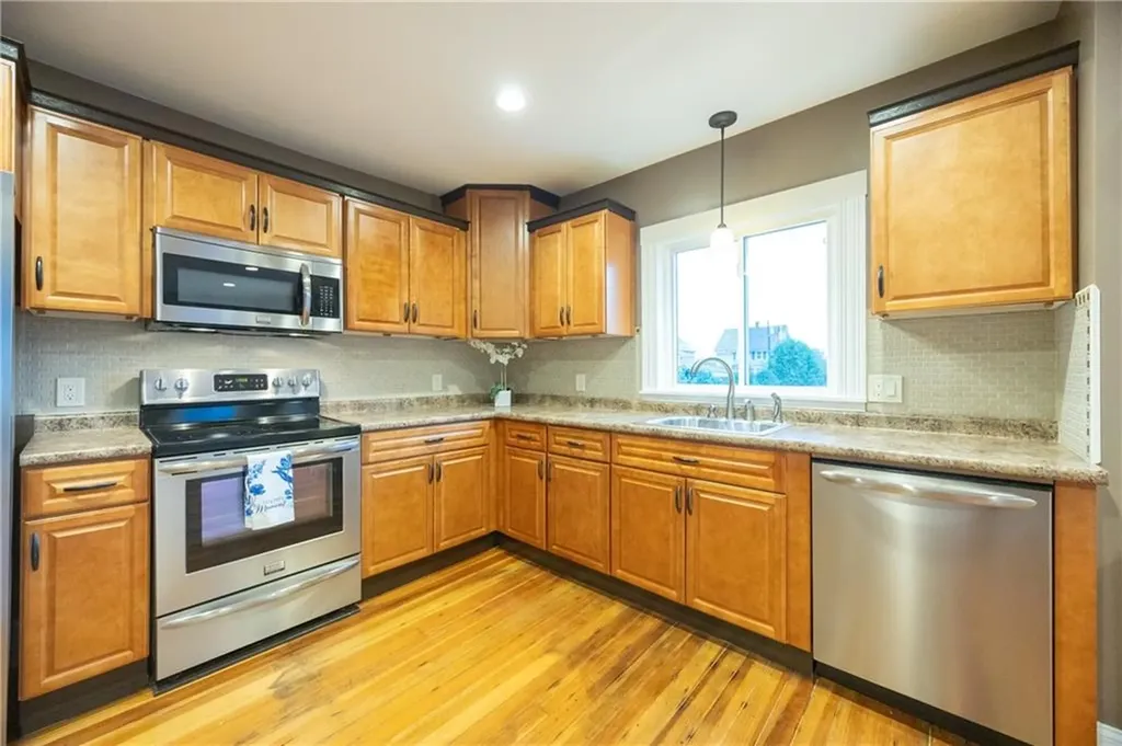 200 Woodward Avenue East Providence RI 02914