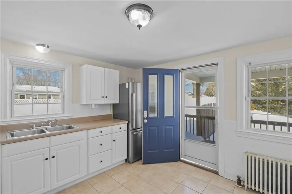 65 Almy Street Warwick RI 02886