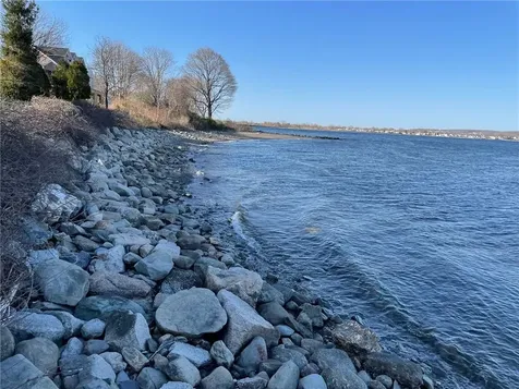 38 Morningside Lane Portsmouth RI 02871