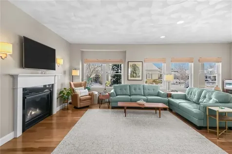 32 Morningside Drive North Kingstown RI 02852