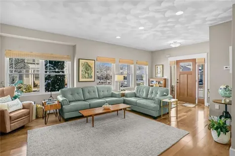 32 Morningside Drive North Kingstown RI 02852