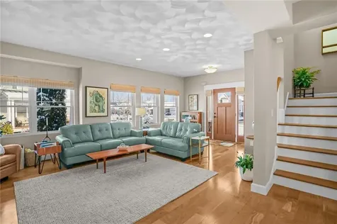 32 Morningside Drive North Kingstown RI 02852