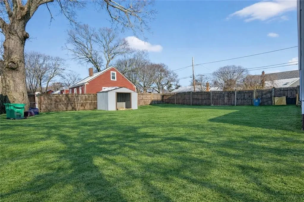 211 Pinnery Avenue Warwick RI 02886