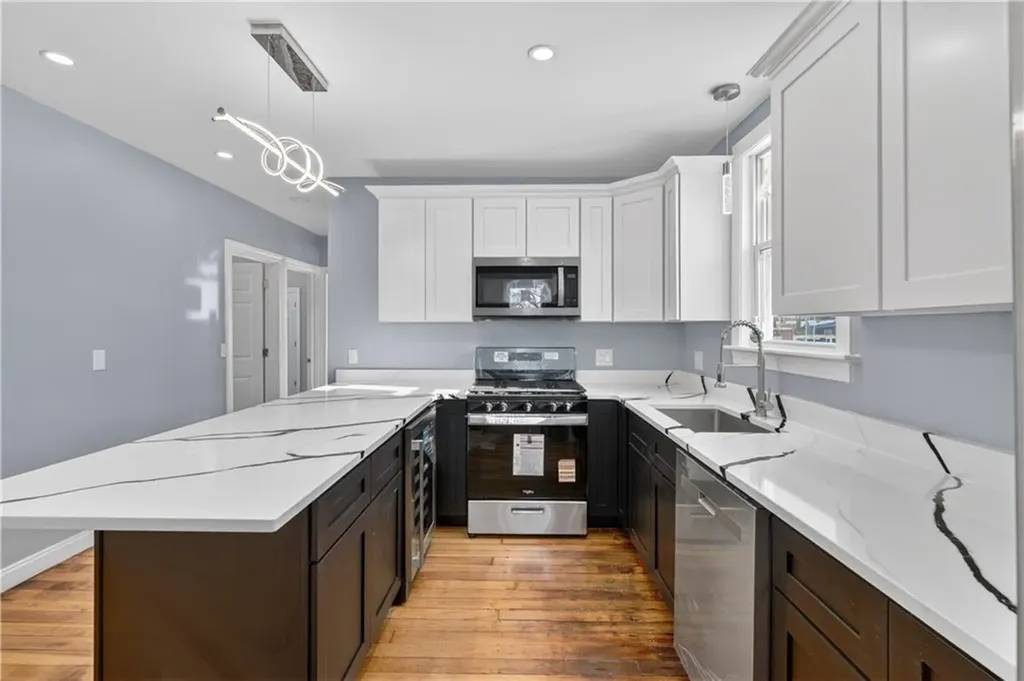 211 Pinnery Avenue Warwick RI 02886