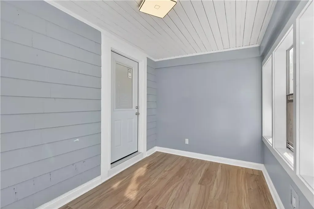 211 Pinnery Avenue Warwick RI 02886