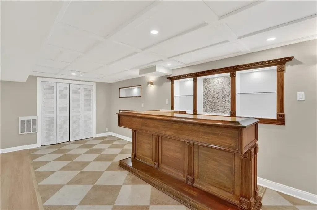 211 Pinnery Avenue Warwick RI 02886