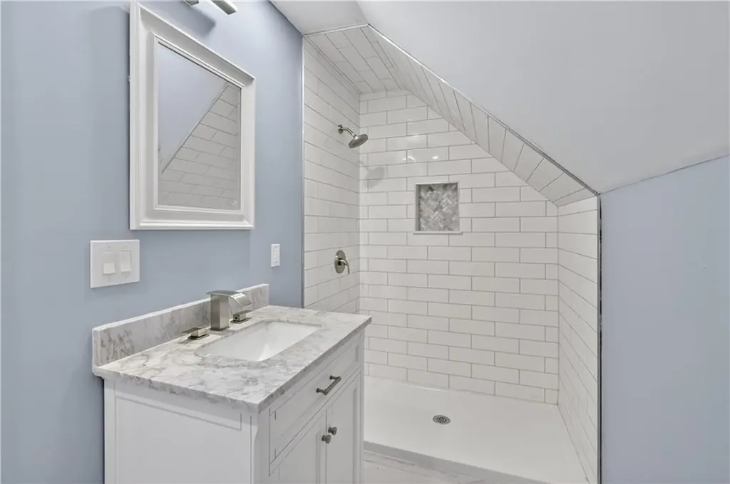 211 Pinnery Avenue Warwick RI 02886