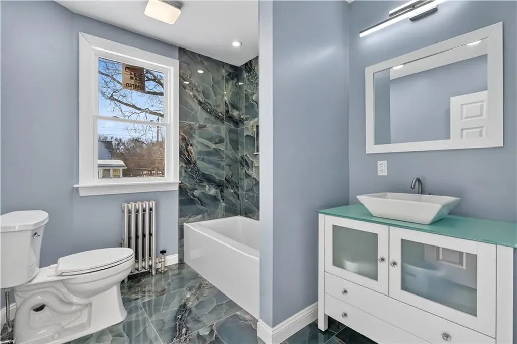 211 Pinnery Avenue Warwick RI 02886