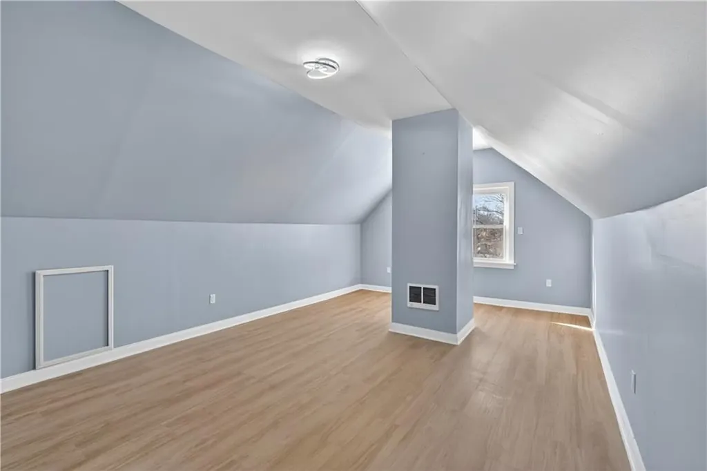 211 Pinnery Avenue Warwick RI 02886