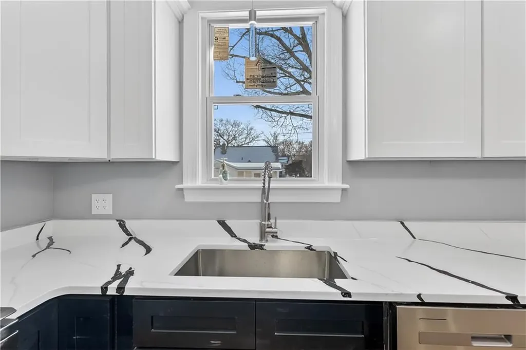 211 Pinnery Avenue Warwick RI 02886