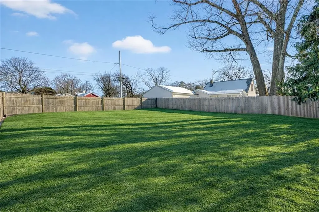 211 Pinnery Avenue Warwick RI 02886