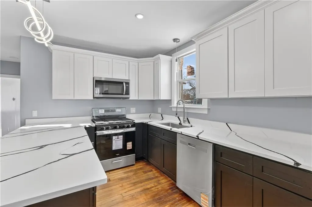 211 Pinnery Avenue Warwick RI 02886