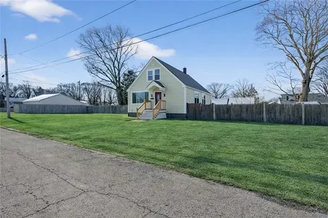 211 Pinnery Avenue Warwick RI 02886