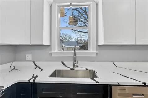 211 Pinnery Avenue Warwick RI 02886