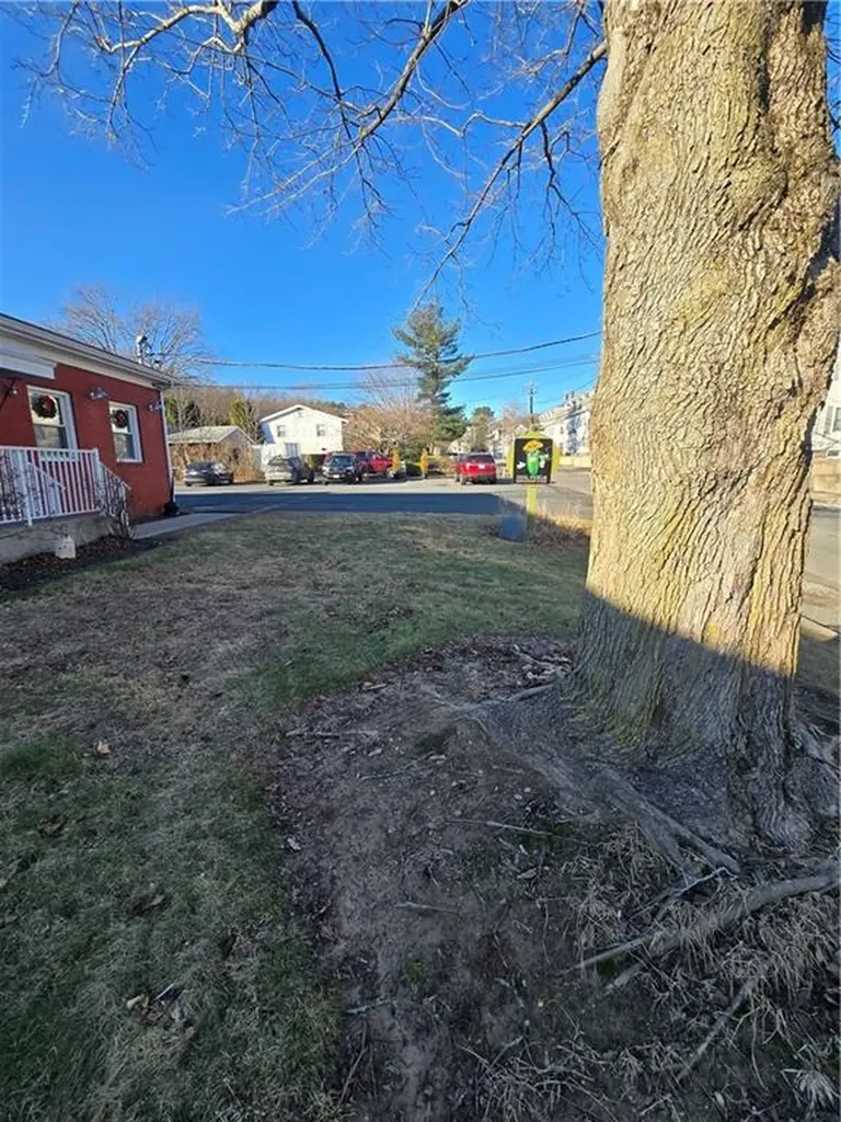 48 School Street Lincoln RI 02802