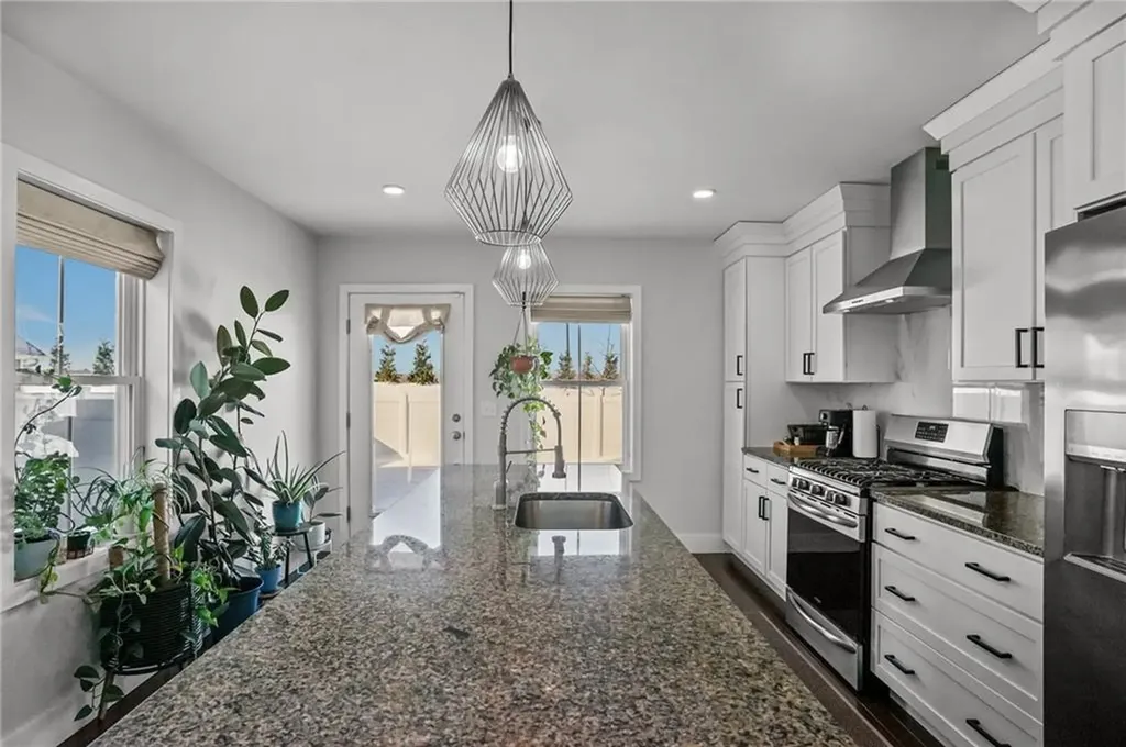 165 Graystone Street Warwick RI 02886