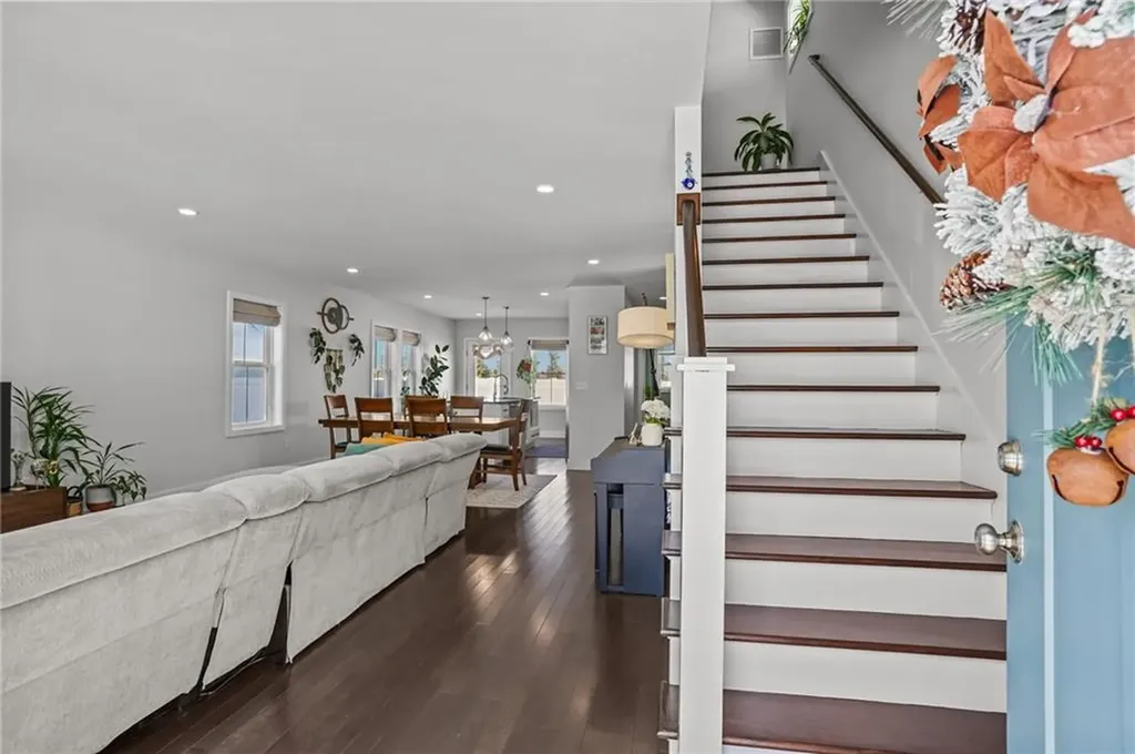 165 Graystone Street Warwick RI 02886