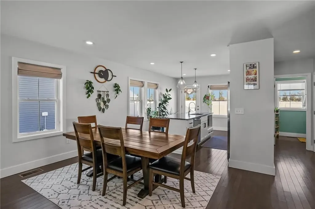 165 Graystone Street Warwick RI 02886