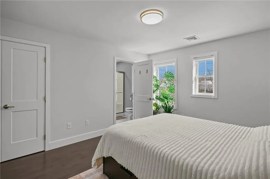 165 Graystone Street Warwick RI 02886